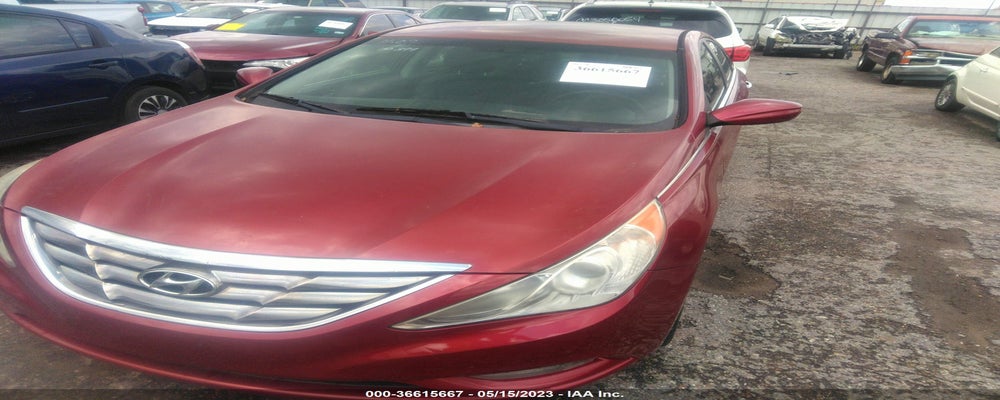 5NPEC4AB6BH276435 2011 HYUNDAI SONATA photo no. 2