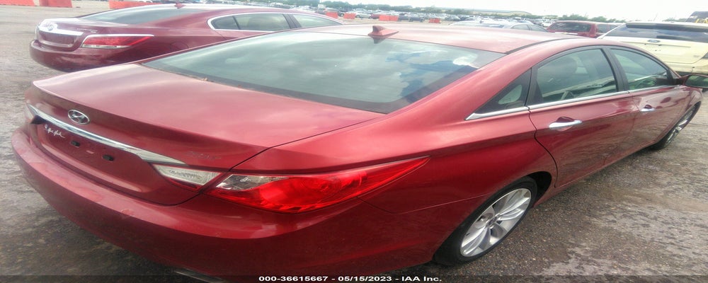 5NPEC4AB6BH276435 2011 HYUNDAI SONATA photo no. 4