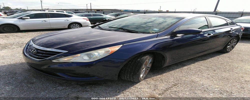 5NPEB4AC1BH020960 2011 HYUNDAI SONATA photo no. 2