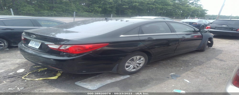 5NPEB4AC3BH100132 2011 HYUNDAI SONATA photo no. 4