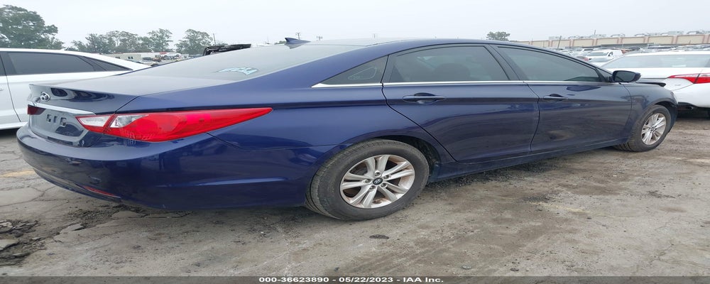 5NPEB4AC8DH745555 2013 HYUNDAI SONATA photo no. 4