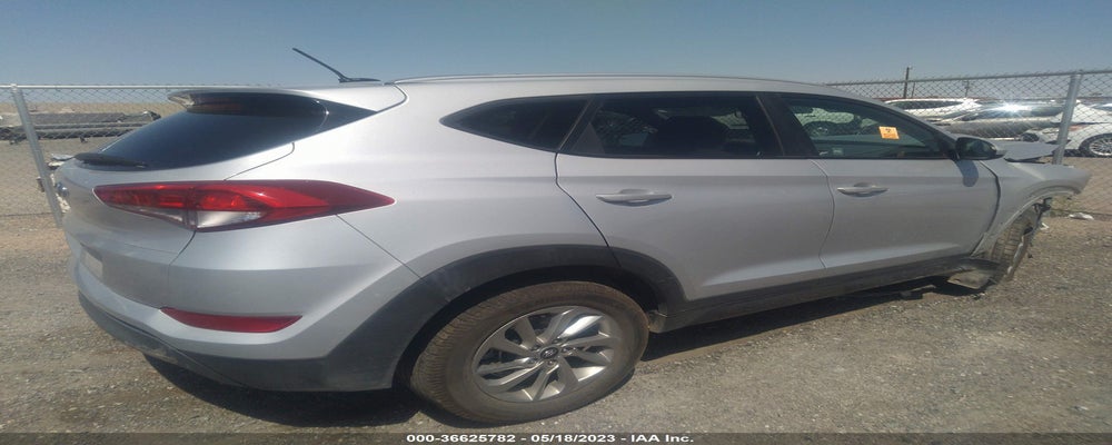 KM8J33A49GU145812 2016 HYUNDAI TUCSON photo no. 4