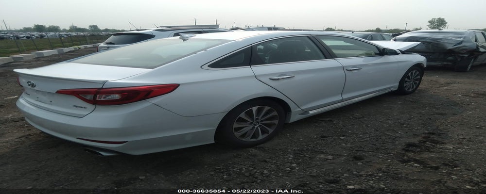 5NPE34AF3FH051981 2015 HYUNDAI SONATA photo no. 4