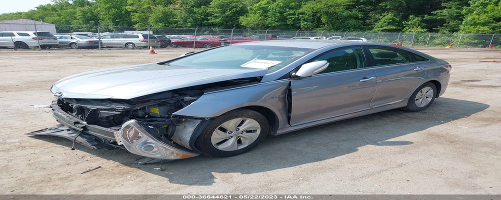 KMHEC4A41FA137162 2015 HYUNDAI SONATA photo no. 2