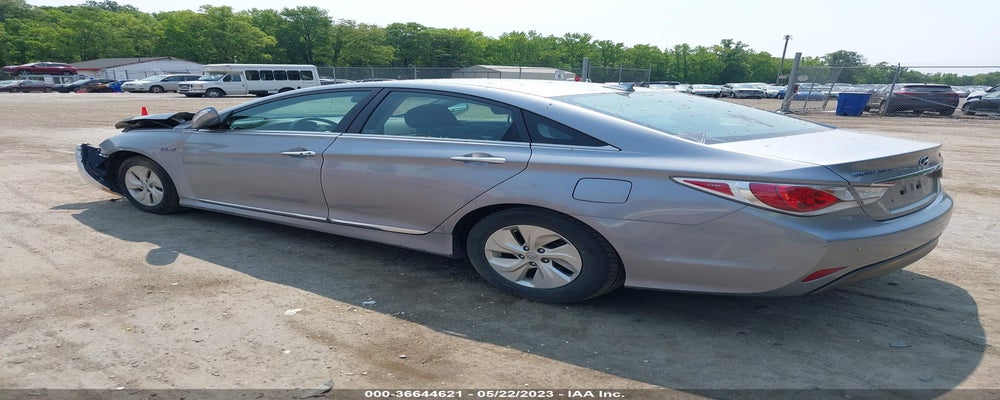 KMHEC4A41FA137162 2015 HYUNDAI SONATA photo no. 3