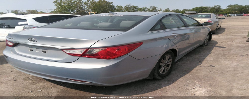 5NPEB4AC2BH180183 2011 HYUNDAI SONATA photo no. 4