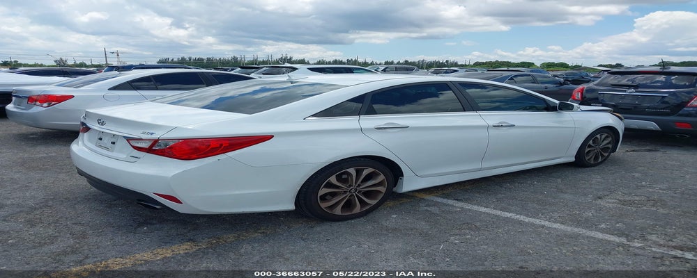 5NPEC4ABXEH842066 2014 HYUNDAI SONATA photo no. 4