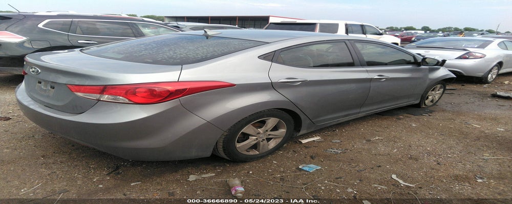 KMHDH4AE8DU918133 2013 HYUNDAI ELANTRA photo no. 4