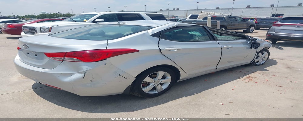 5NPDH4AEXDH392148 2013 HYUNDAI ELANTRA photo no. 4