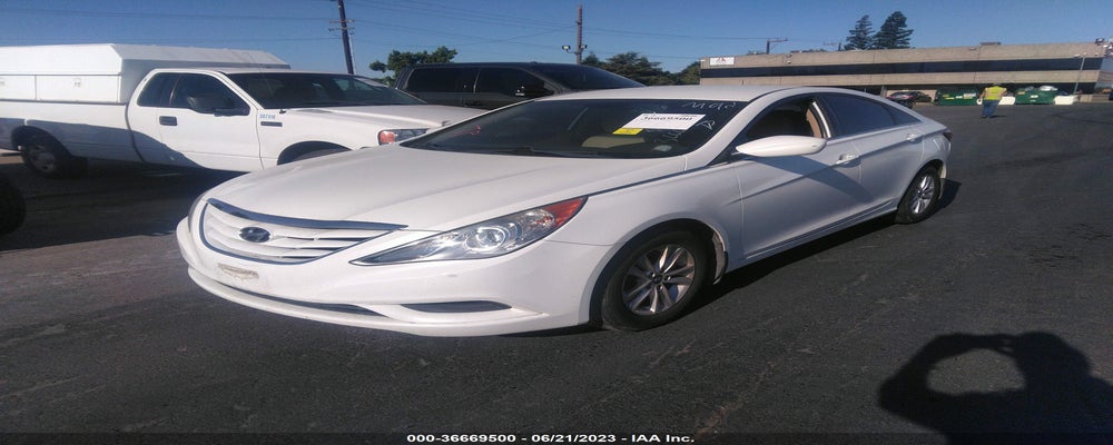 5NPEB4AC8BH295614 2011 HYUNDAI SONATA photo no. 2