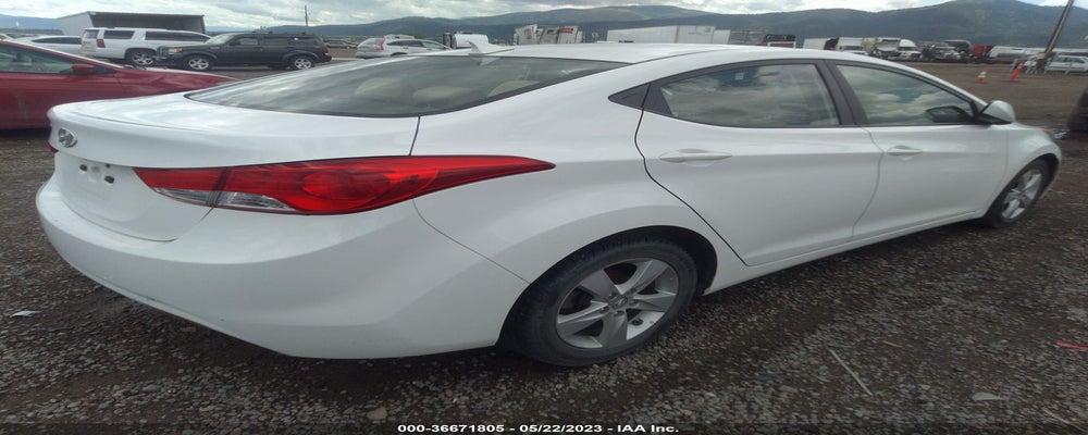5NPDH4AE5DH353340 2013 HYUNDAI ELANTRA photo no. 4