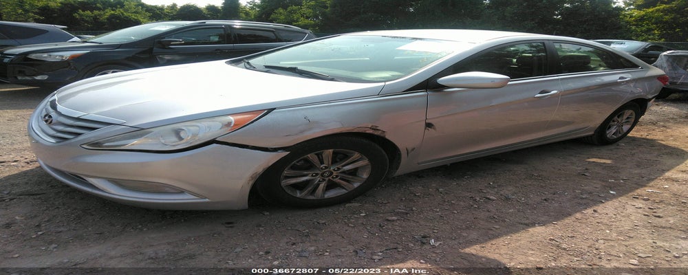 5NPEB4AC4DH573766 2013 HYUNDAI SONATA photo no. 2