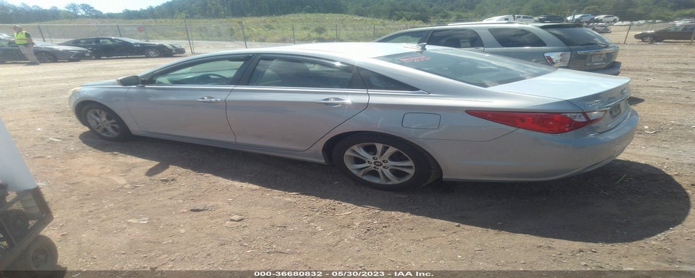5NPEC4AC3BH184014 2011 HYUNDAI SONATA photo no. 3