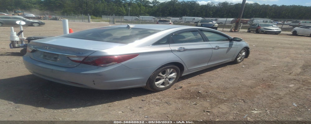 5NPEC4AC3BH184014 2011 HYUNDAI SONATA photo no. 4