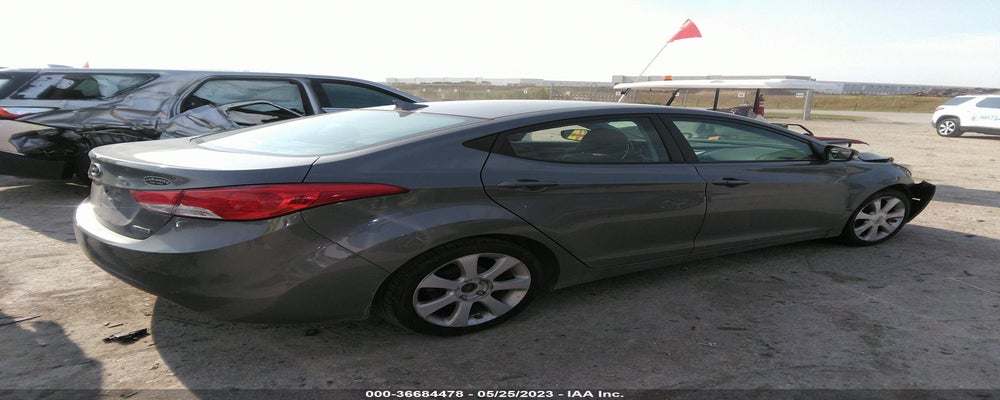 5NPDH4AE8DH444585 2013 HYUNDAI ELANTRA photo no. 4