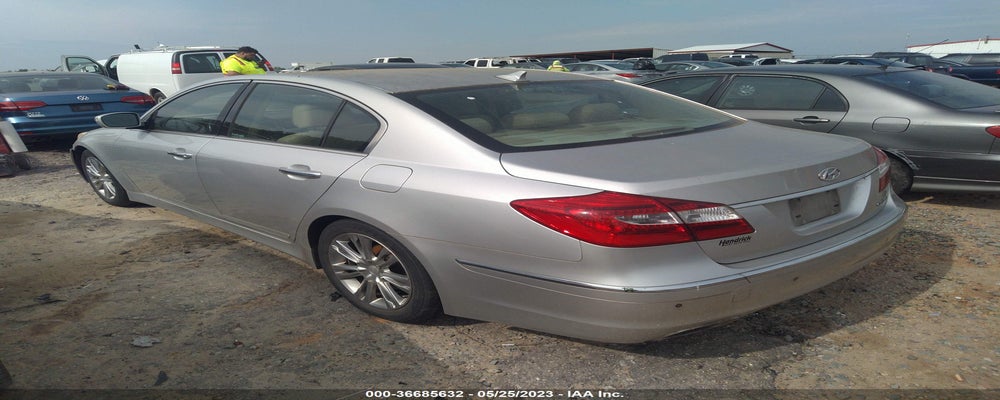 KMHGC4DD4CU207266 2012 HYUNDAI GENESIS photo no. 3
