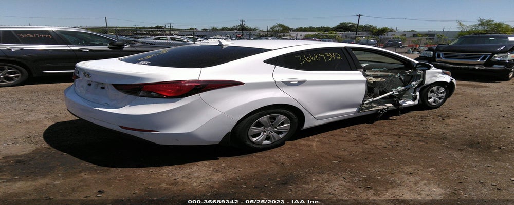 5NPDH4AEXGH720270 2016 HYUNDAI ELANTRA photo no. 4