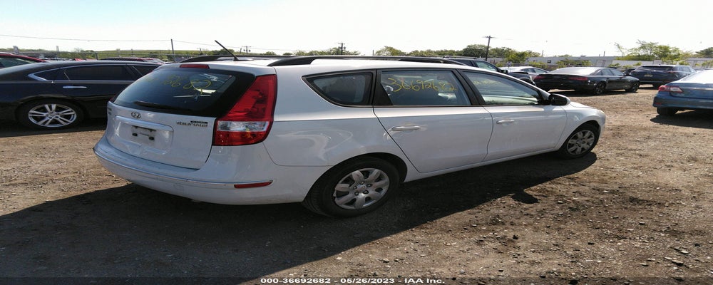 KMHDC8AE3AU075153 2010 HYUNDAI ELANTRA TOURING photo no. 4