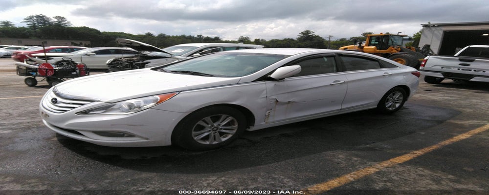 5NPEB4AC0DH643909 2013 HYUNDAI SONATA photo no. 2