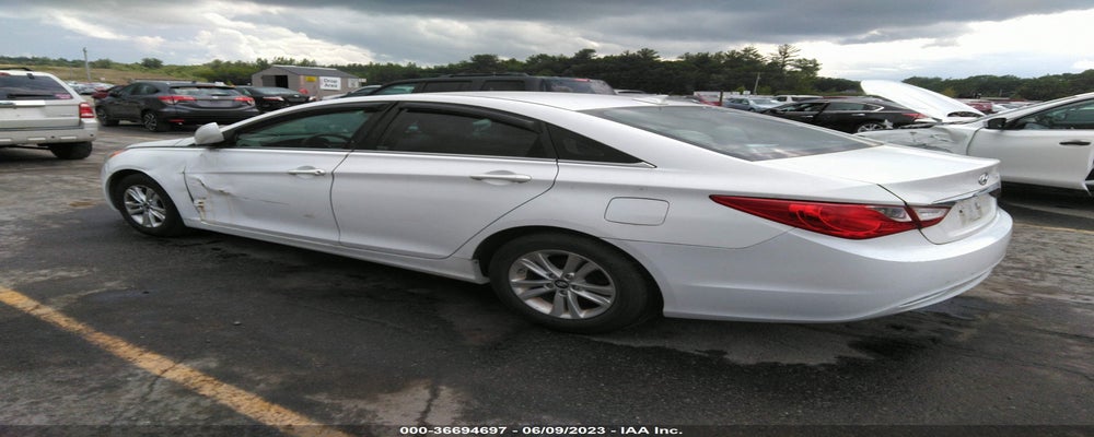 5NPEB4AC0DH643909 2013 HYUNDAI SONATA photo no. 3