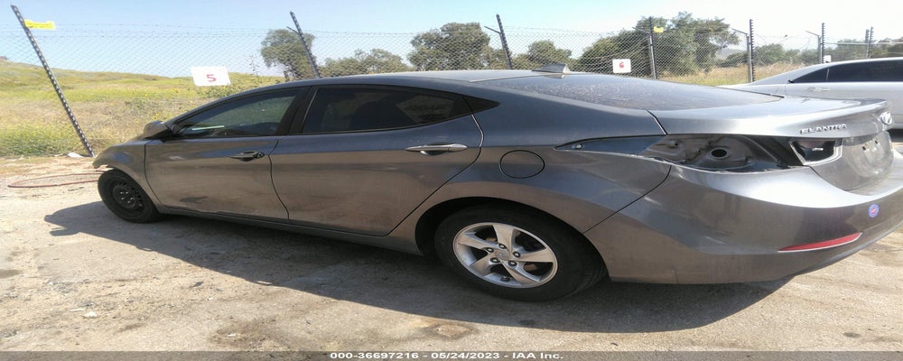 KMHDH4AE1GU646190 2016 HYUNDAI ELANTRA photo no. 3