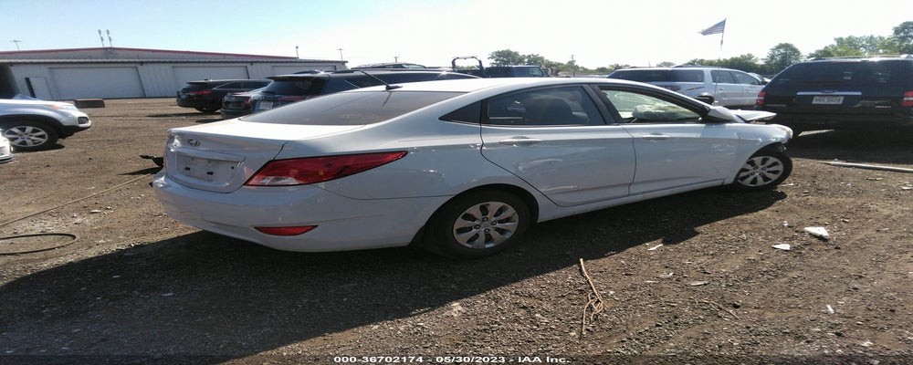 KMHCT4AE9HU365752 2017 HYUNDAI ACCENT photo no. 4