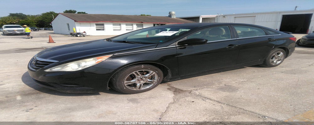 5NPEB4AC7BH024933 2011 HYUNDAI SONATA photo no. 2