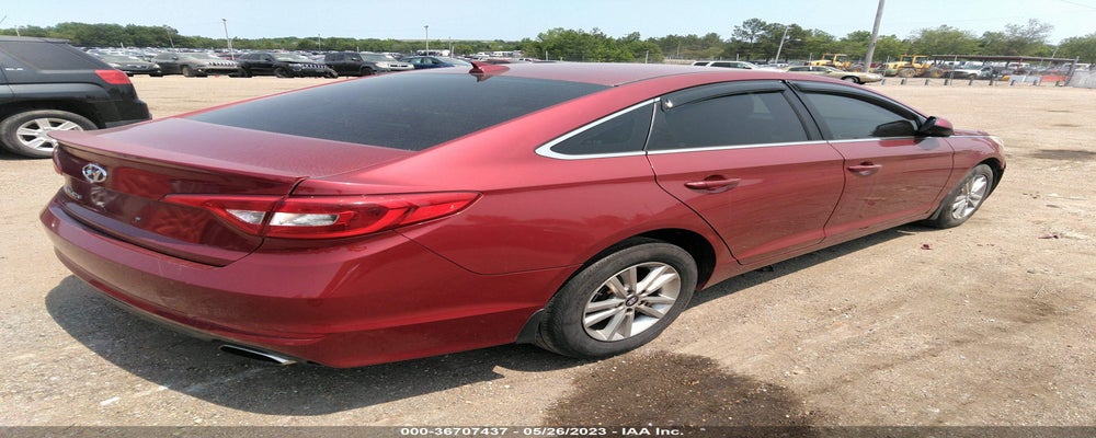 5NPE24AF0FH145691 2015 HYUNDAI SONATA photo no. 4