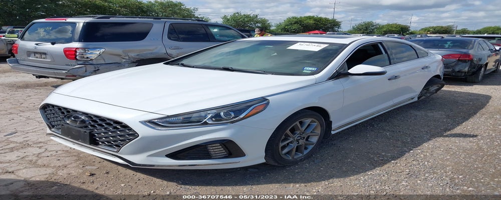 5NPE34AB5JH610906 2018 HYUNDAI SONATA photo no. 2