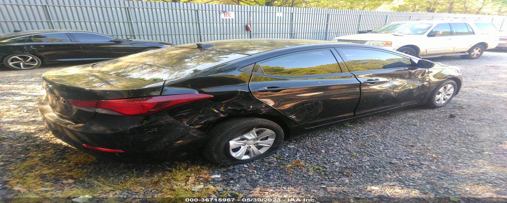 5NPDH4AE8GH744311 2016 HYUNDAI ELANTRA photo no. 4