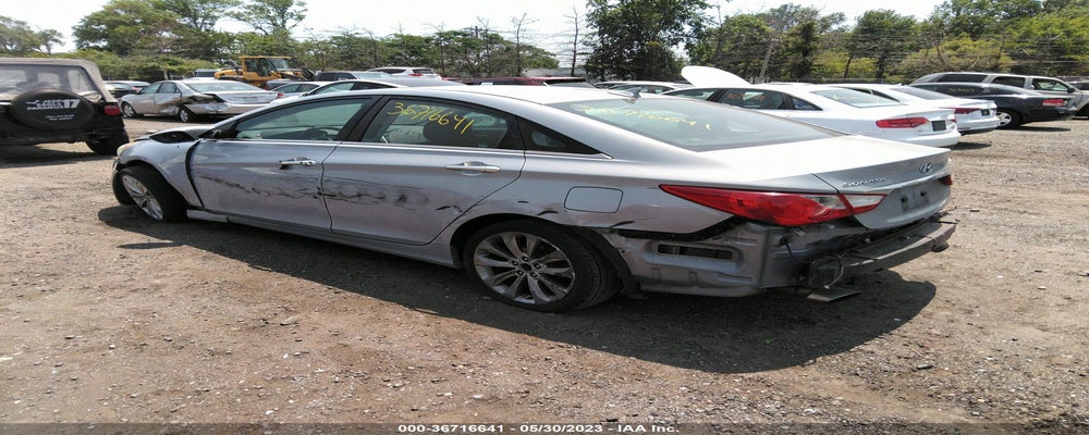 5NPEC4AB2BH263990 2011 HYUNDAI SONATA photo no. 3