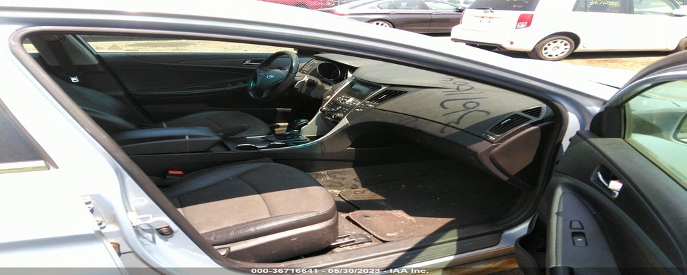 5NPEC4AB2BH263990 2011 HYUNDAI SONATA photo no. 5
