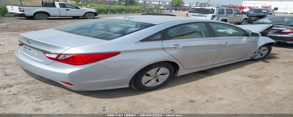 5NPEB4AC8EH818439 2014 HYUNDAI SONATA photo no. 4