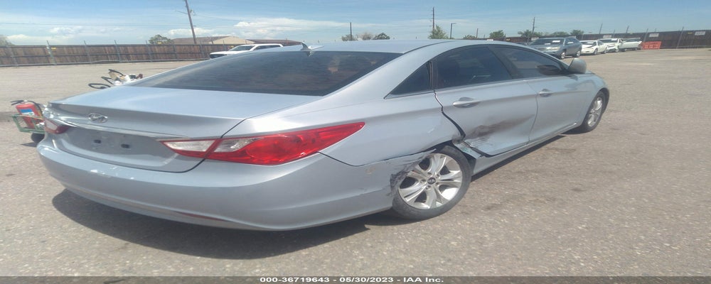5NPEB4AC2BH218821 2011 HYUNDAI SONATA photo no. 4