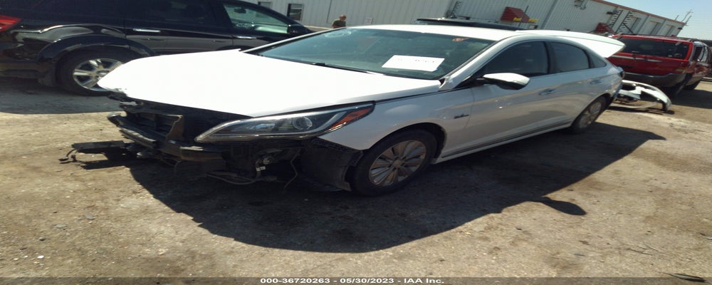 KMHE24L18HA058001 2017 HYUNDAI SONATA photo no. 2