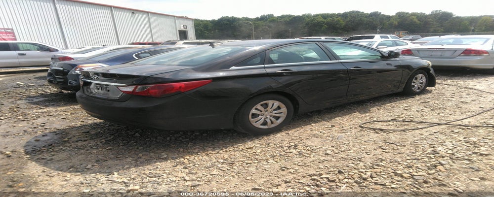 5NPEB4AC0BH031318 2011 HYUNDAI SONATA photo no. 4