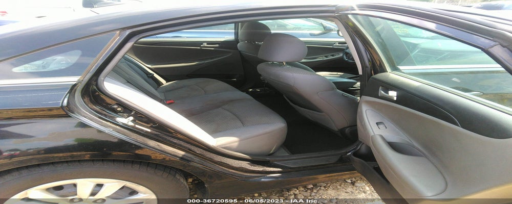 5NPEB4AC0BH031318 2011 HYUNDAI SONATA photo no. 8