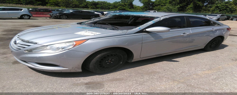 5NPEB4AC8BH287206 2011 HYUNDAI SONATA photo no. 2
