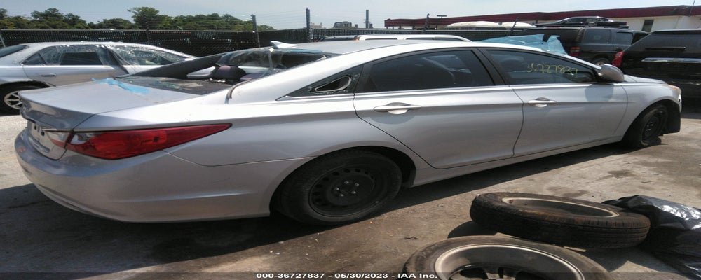 5NPEB4AC8BH287206 2011 HYUNDAI SONATA photo no. 4