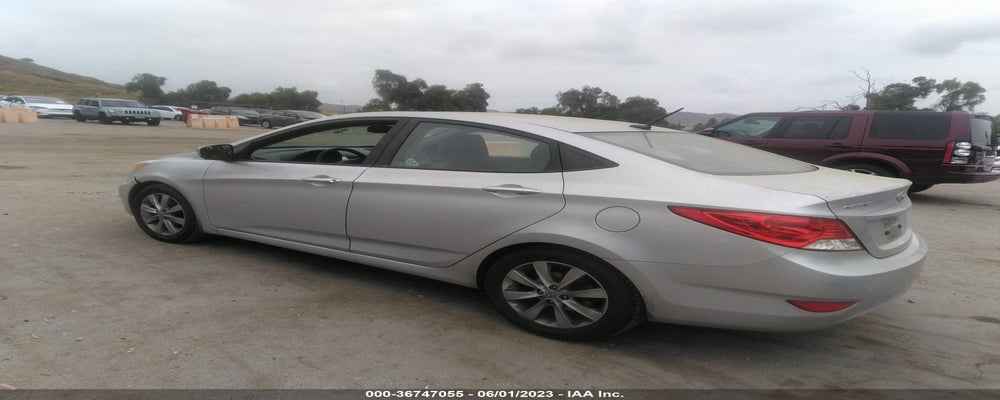 KMHCU4AE7EU748047 2014 HYUNDAI ACCENT photo no. 3