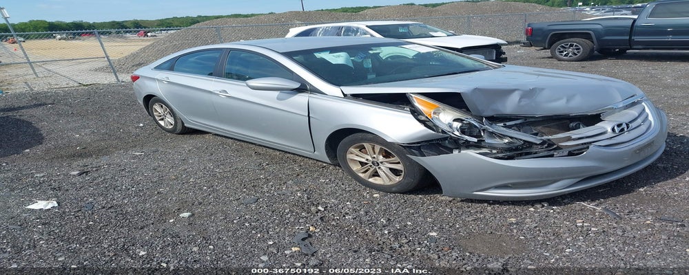 5NPEB4AC6DH699725 2013 HYUNDAI SONATA photo no. 2