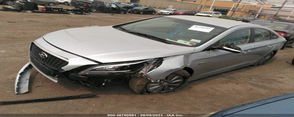 KMHE24L16HA058482 2017 HYUNDAI SONATA photo no. 2