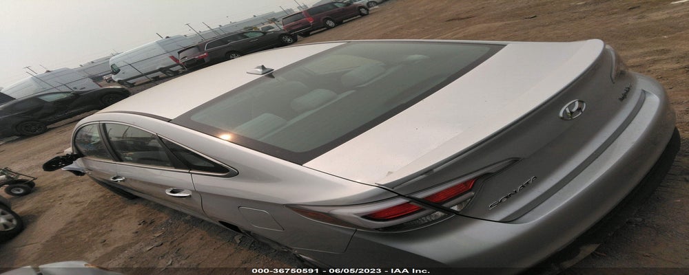 KMHE24L16HA058482 2017 HYUNDAI SONATA photo no. 3