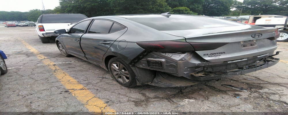 KMHD84LF3HU422572 2017 HYUNDAI ELANTRA photo no. 3