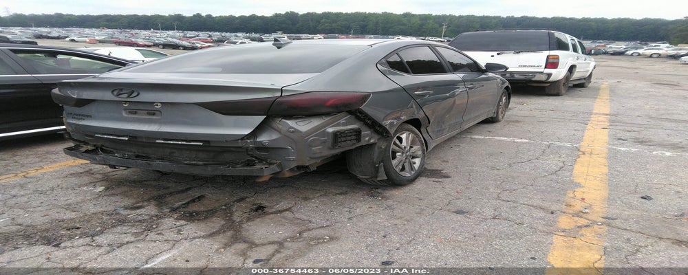 KMHD84LF3HU422572 2017 HYUNDAI ELANTRA photo no. 4
