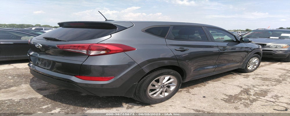KM8J23A4XHU331220 2017 HYUNDAI TUCSON photo no. 4