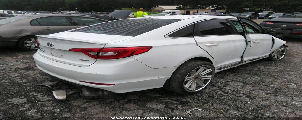 5NPE34AF2FH029115 2015 HYUNDAI SONATA photo no. 4