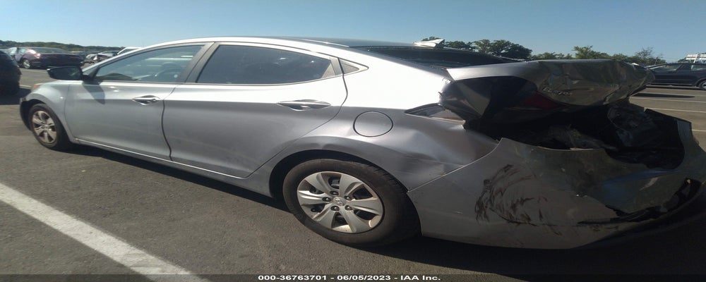 5NPDH4AE0GH736638 2016 HYUNDAI ELANTRA photo no. 3