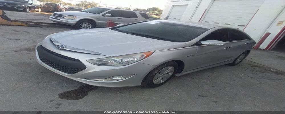 KMHEC4A43FA137969 2015 HYUNDAI SONATA photo no. 2