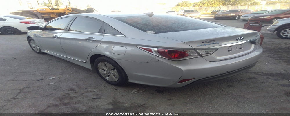 KMHEC4A43FA137969 2015 HYUNDAI SONATA photo no. 3